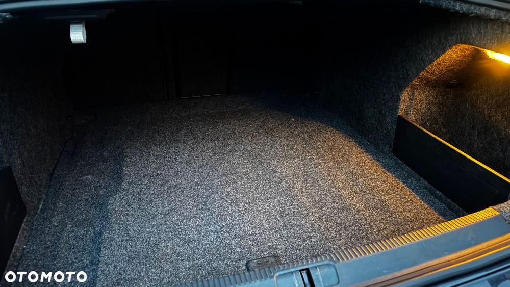 Volkswagen Passat 1.8 TSI Highline - 37