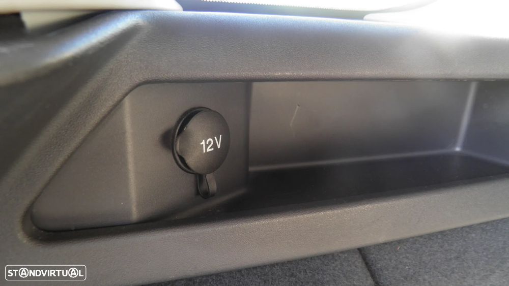 Land Rover Discovery Sport 2.0 TD4 HSE - 48