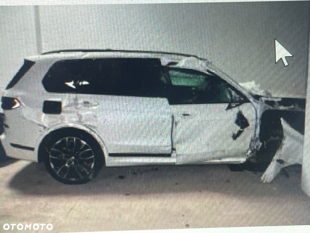 BMW X7 M60i xDrive - 8