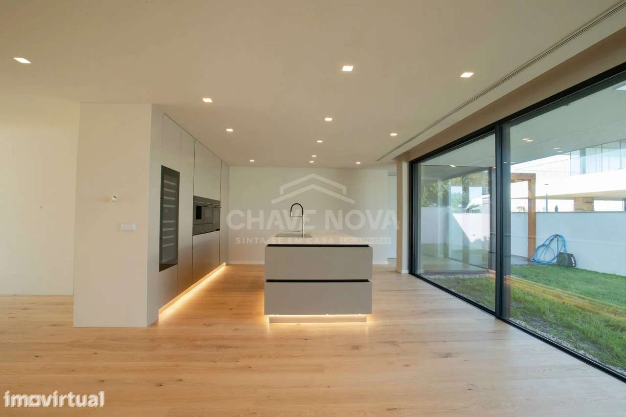 Moradia Geminada V3 Nova em Canidelo a 100m Praias (1ª Linha Mar) - Grande imagem: 3/53