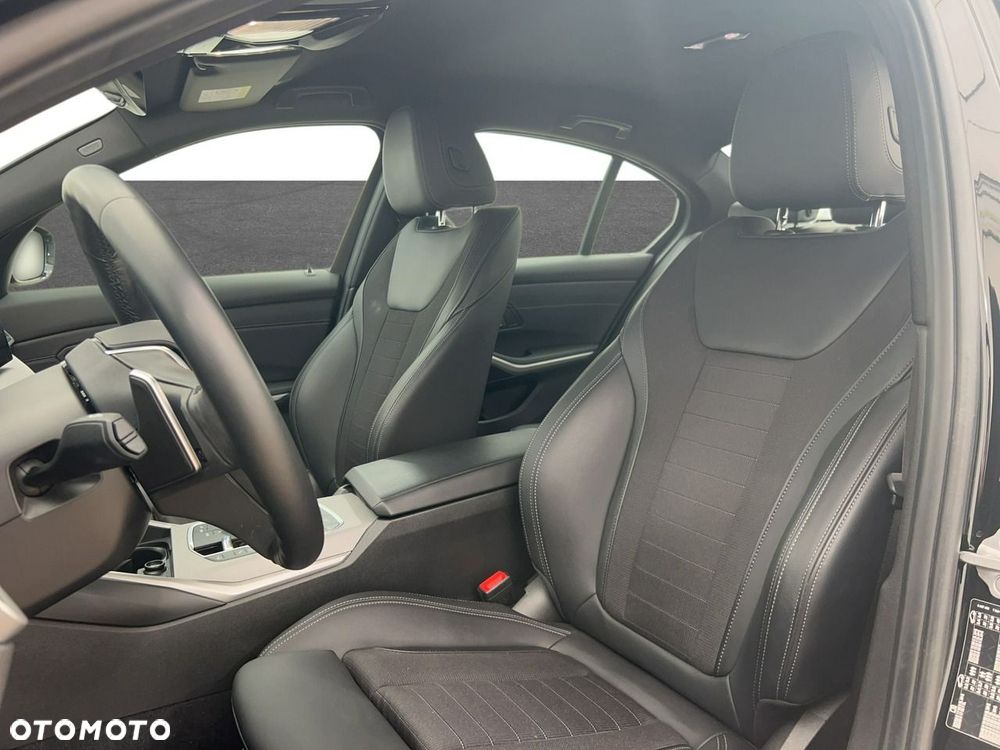 BMW Seria 3 318d mHEV - 10