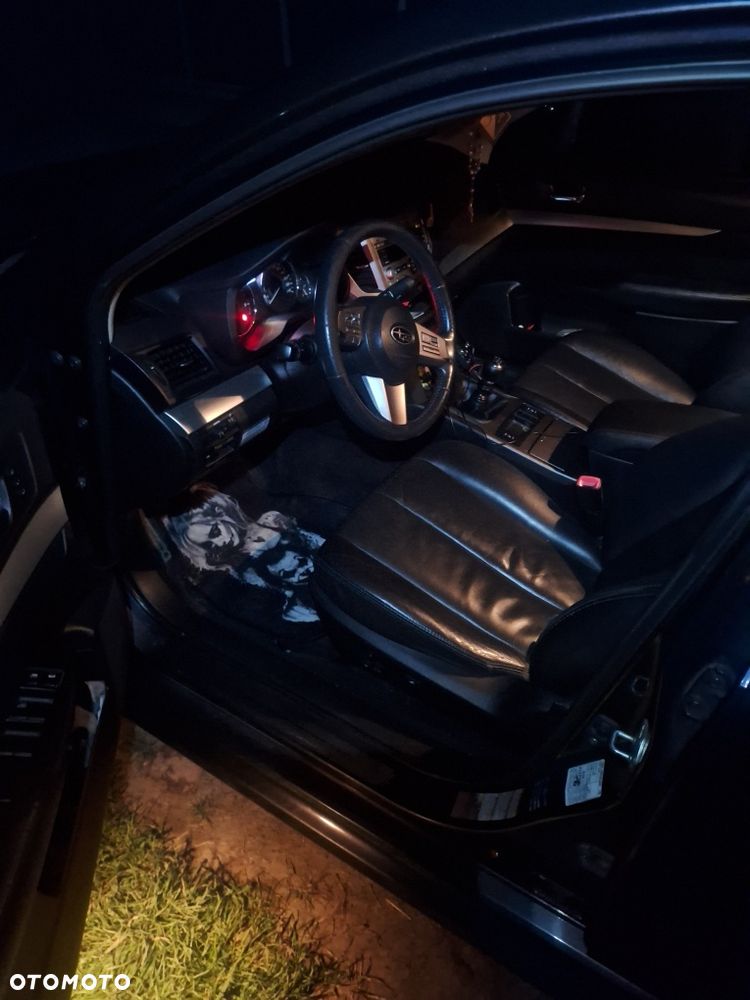 Subaru Legacy - 8