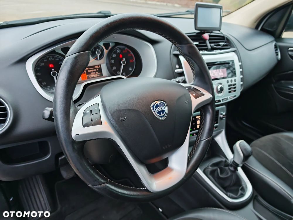 Lancia Delta 1.4 T-Jet 16v Oro - 20