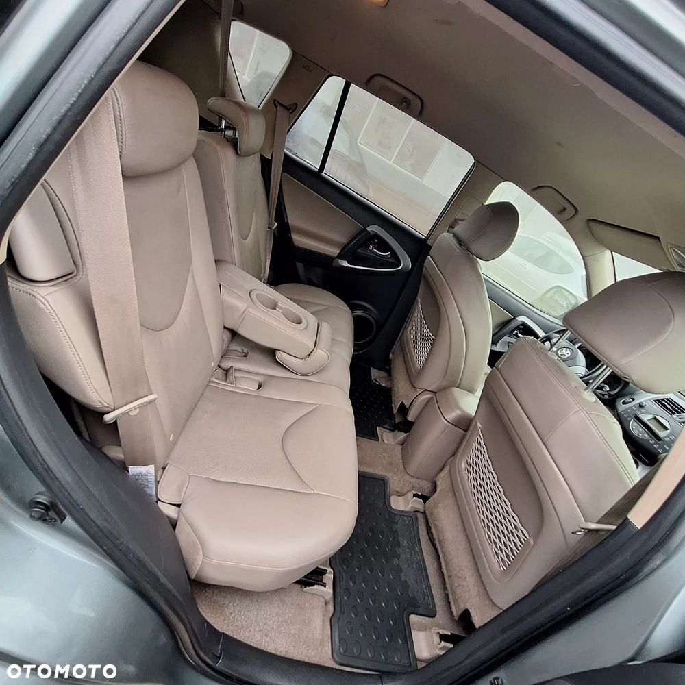 Toyota RAV4 - 21