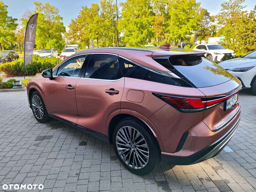 Lexus RX 450h+ Omotenashi - 7