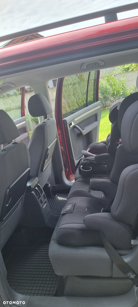 Volkswagen Touran 1.9 TDI Highline DSG - 11