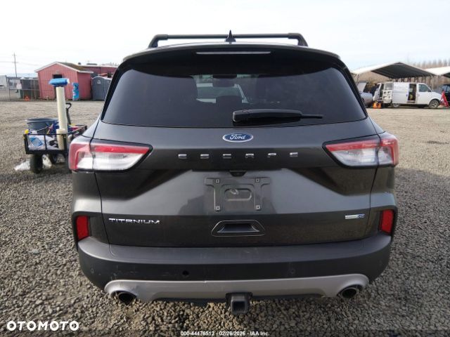 Ford Escape 2.0 EcoBoost AWD Titanium - 10