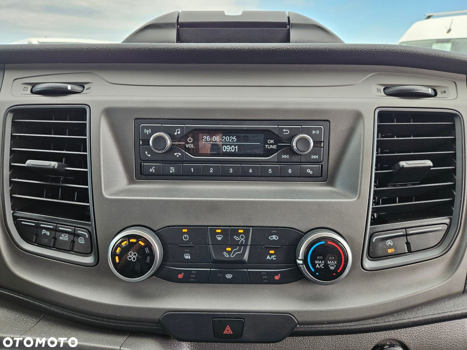 Ford transit-custom L2H1 *89900zł NETTO* Brygadówka 6 osób 2.0TdCi/170KM - 27