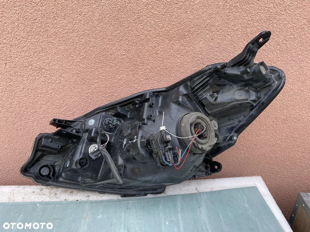 lampa yaris III lift prawa eu cała - 4