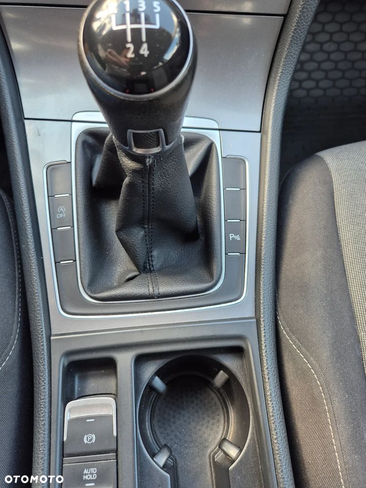 Volkswagen Golf - 14