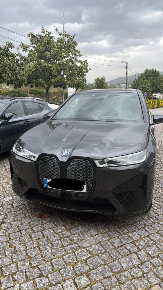 BMW iX xDrive 40 Pack Desportivo - 1
