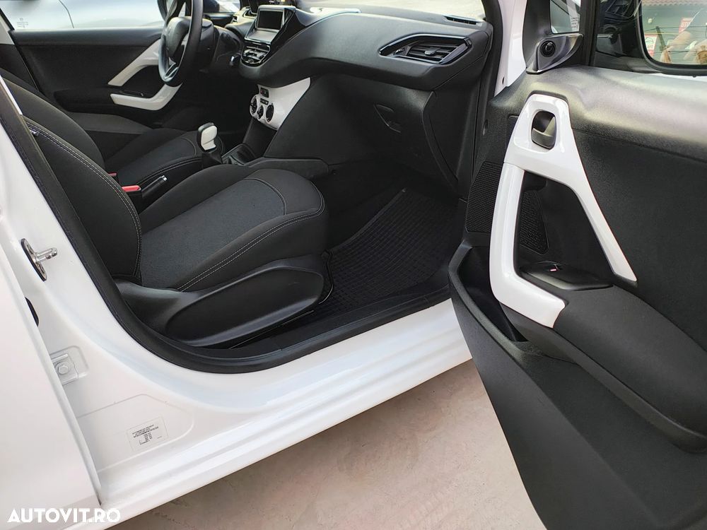 Peugeot 208 PureTech 68 Like - 11