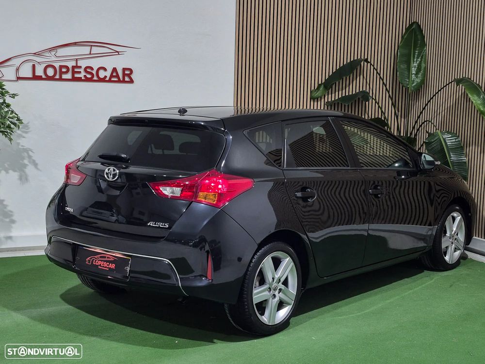 Toyota Auris 1.4 D-4D Comfort+Pack Sport - 5