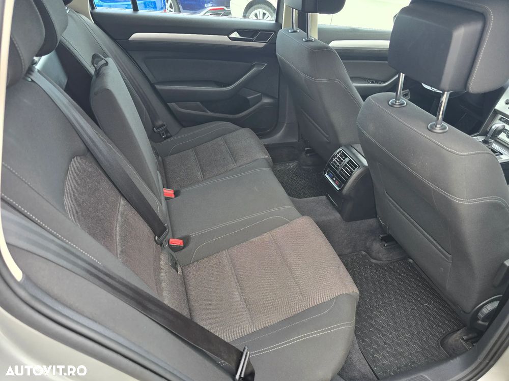 Volkswagen Passat 1.6 TDI (BlueMotion Technology) DSG Comfortline - 11