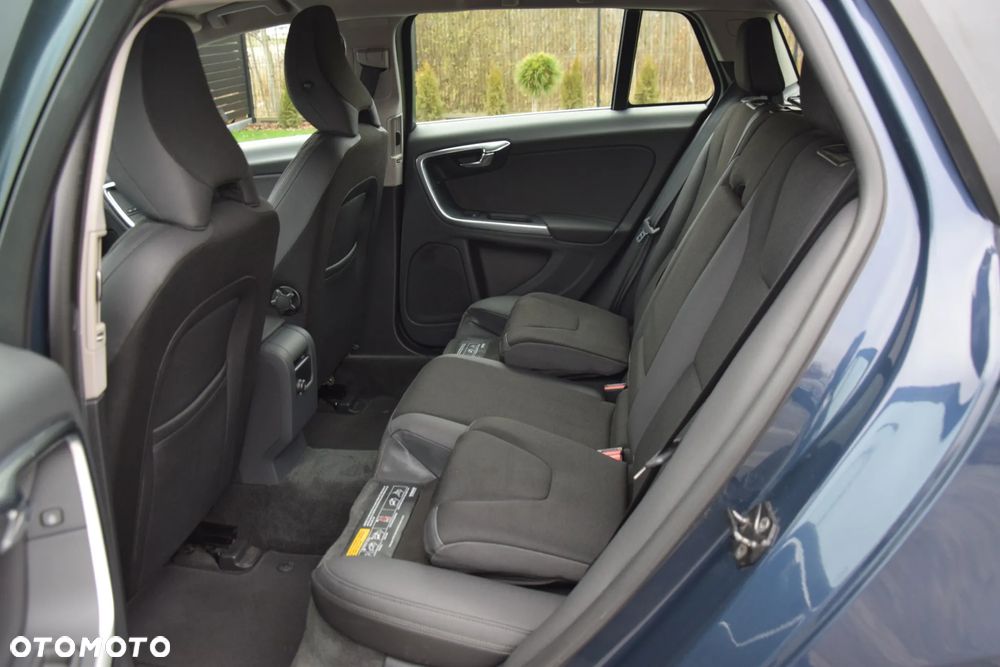 Volvo V60 D3 Momentum - 20