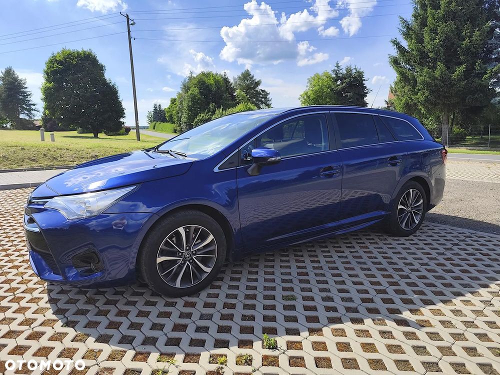 Toyota Avensis - 8