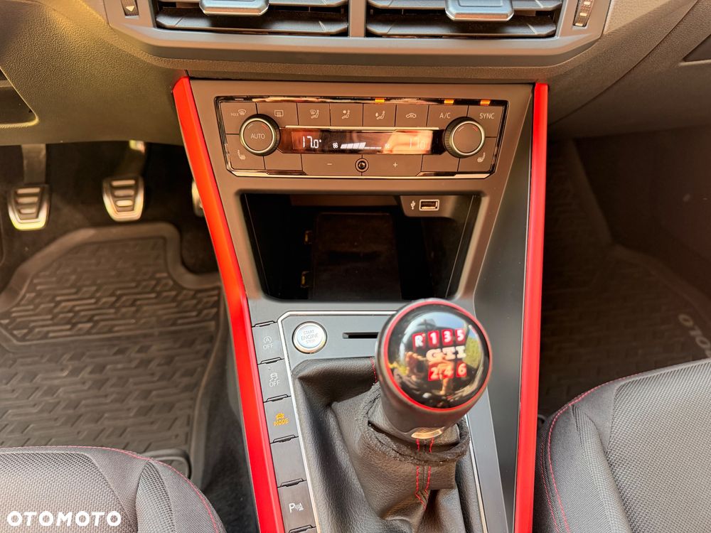 Volkswagen Polo 2.0 TSI OPF GTI - 25