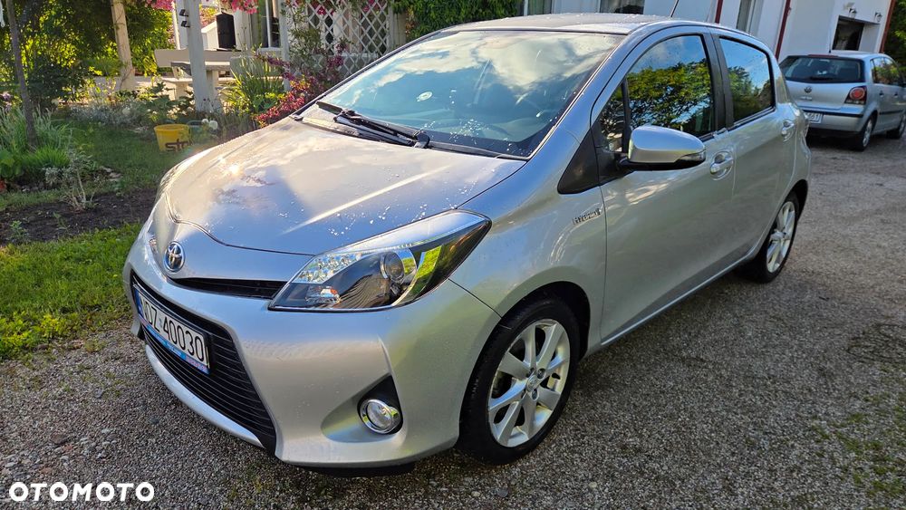 Toyota Yaris Hybrid 100 Selection Platinum - 1