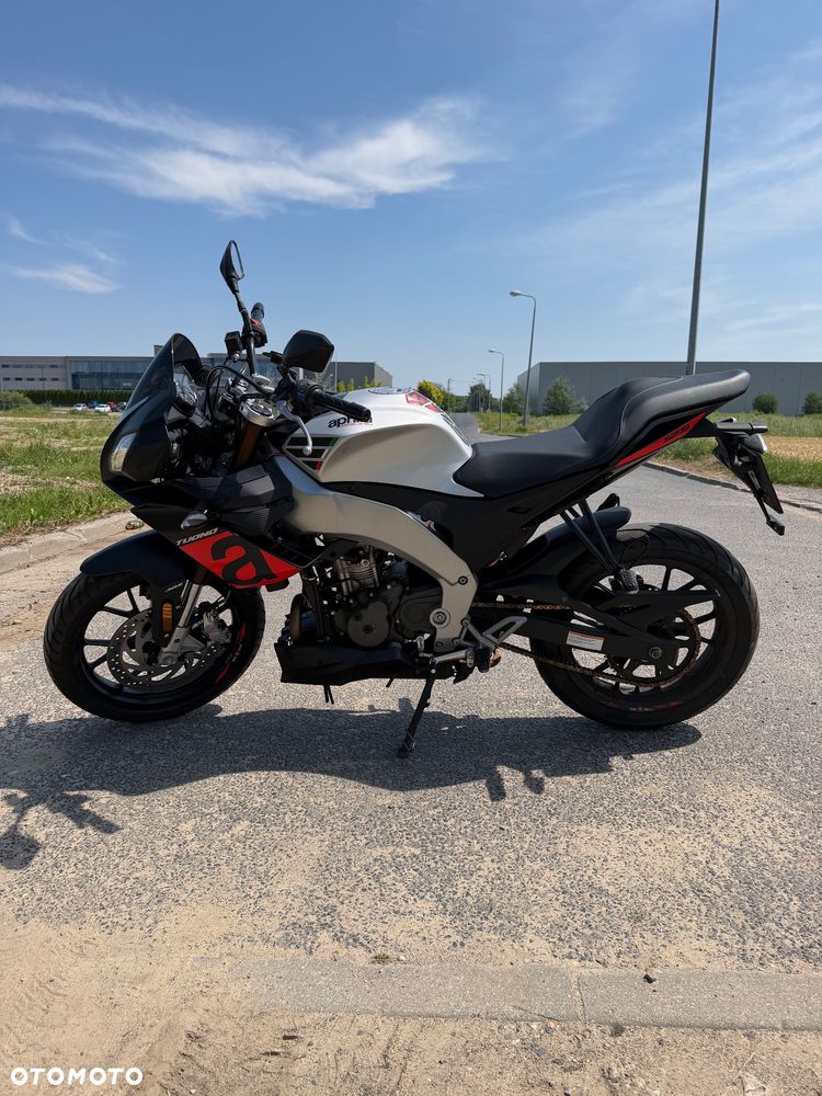 Aprilia Tuono - 1