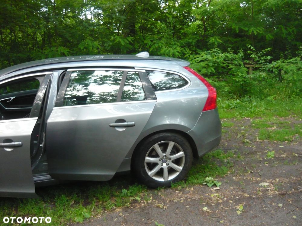 Volvo V60 D3 Drive-E Momentum - 16