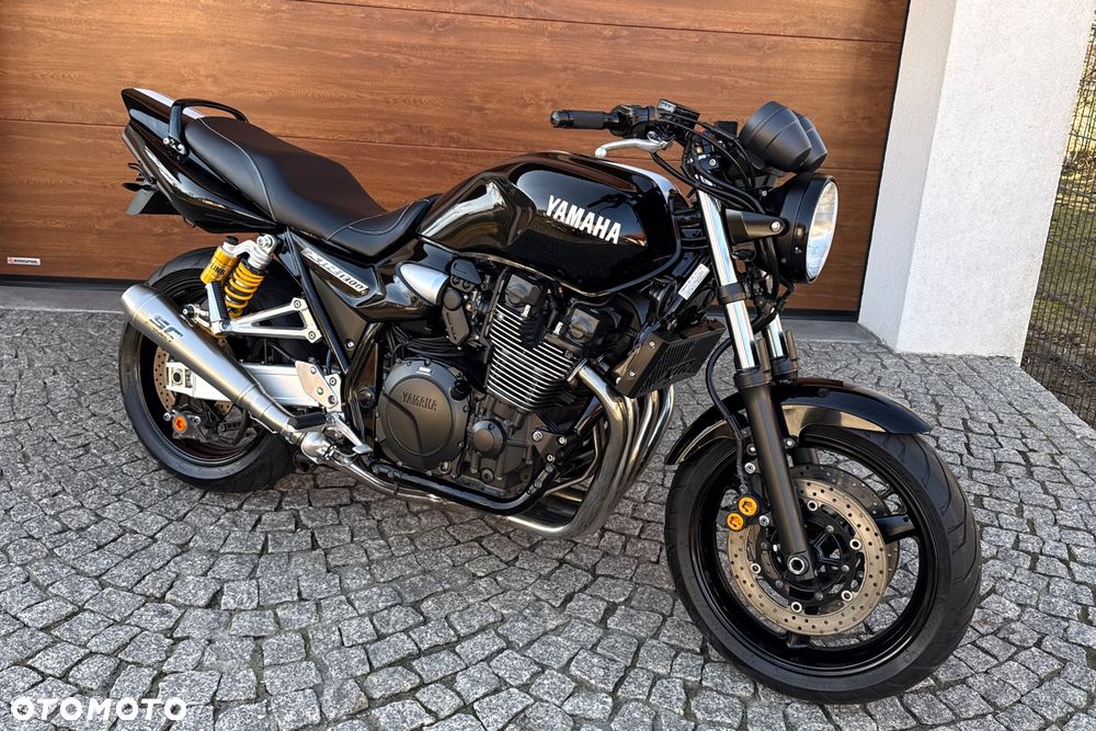 Yamaha XJR - 1