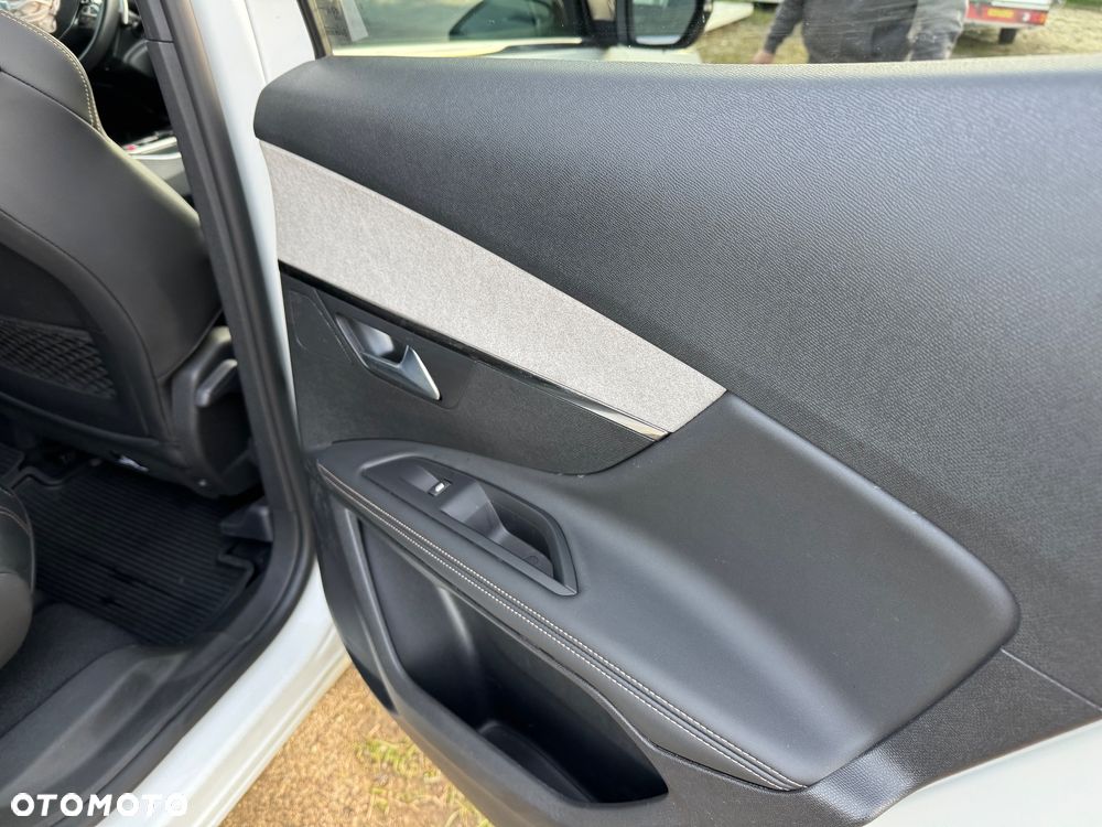 Peugeot 3008 1.2 PureTech GT S&S EAT8 - 12