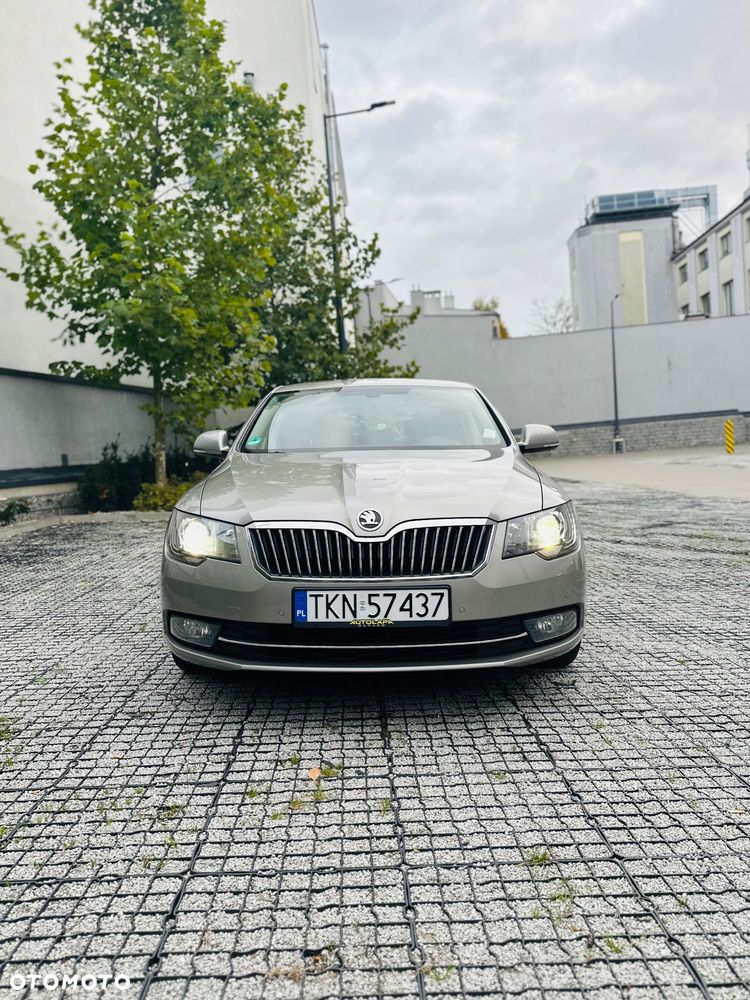 Skoda Superb 1.8 TSI DSG Exclusive - 2