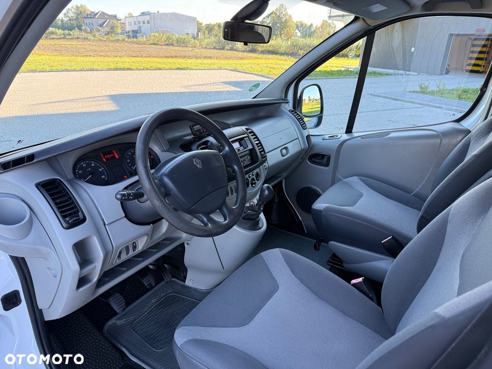 Renault Trafic - 16