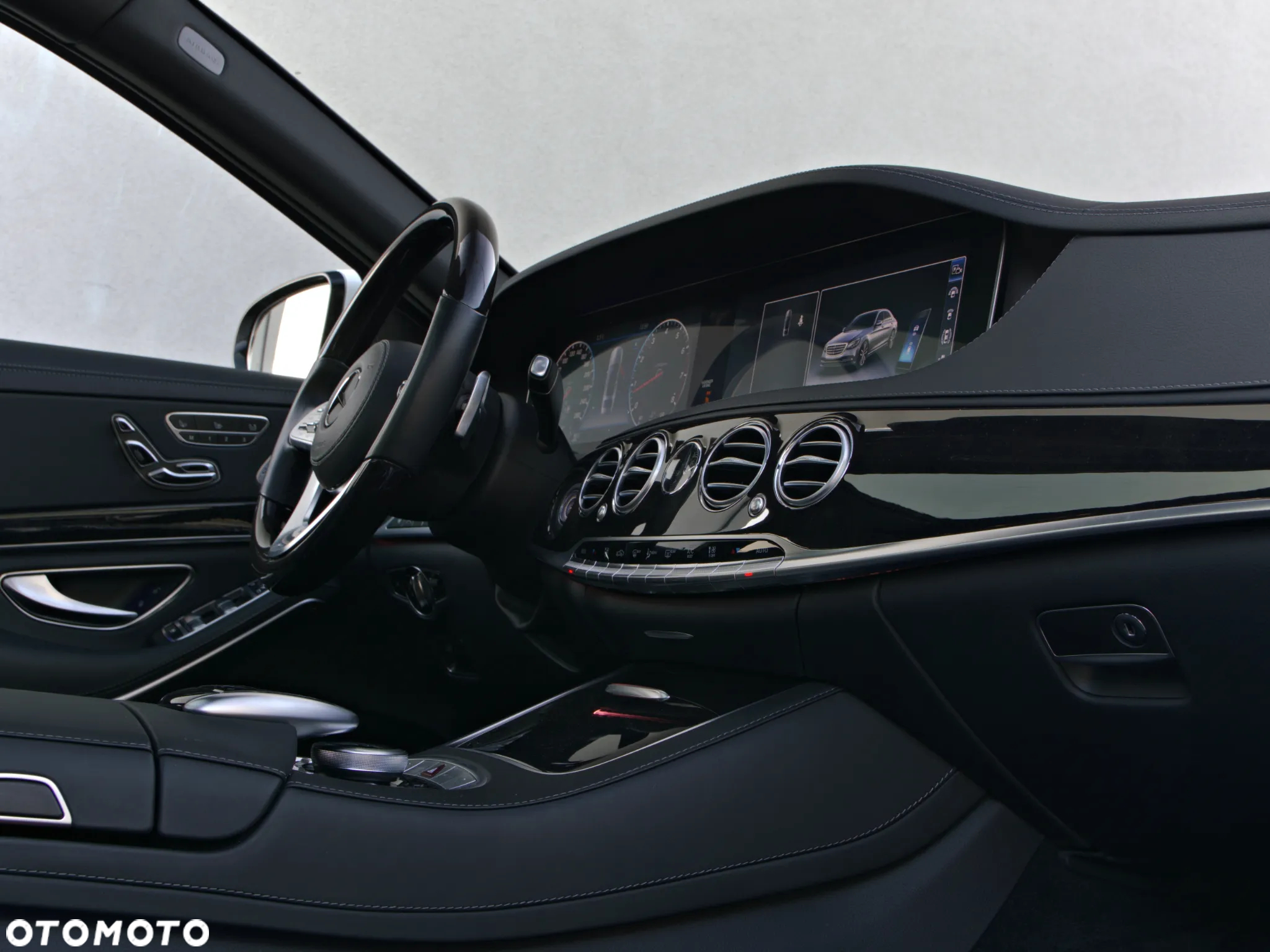 Mercedes-Benz Klasa S 560 4-Matic L 9G-TRONIC - 30