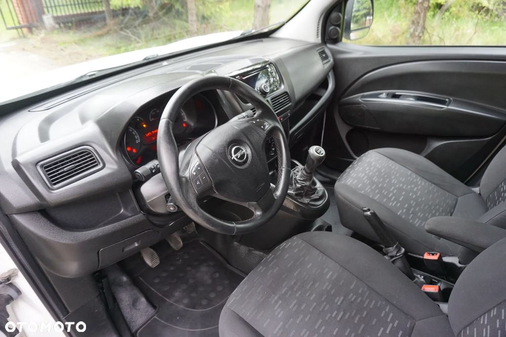 Opel COMBO - 9