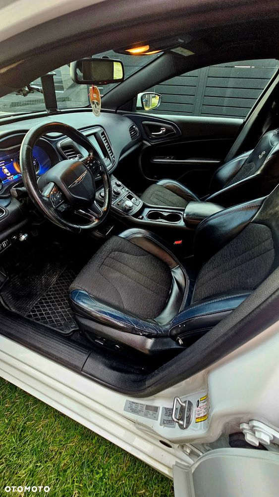 Chrysler 200 - 14