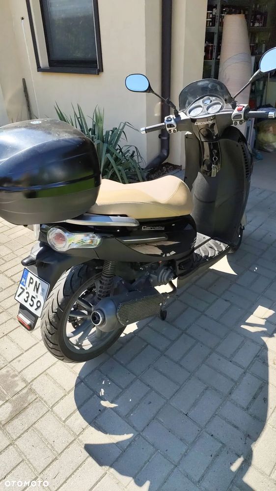 Piaggio Carnaby - 4