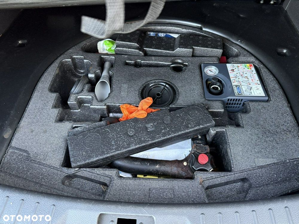 Ford Kuga 2.0 TDCi 4x4 Individual - 35