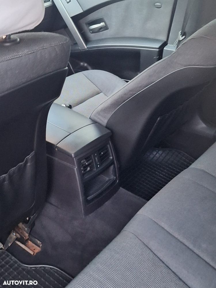 BMW Seria 5 525d Touring - 9