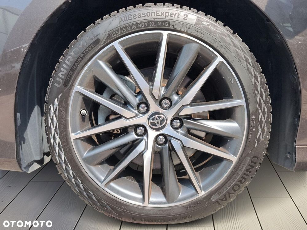 Toyota Camry 2.5 Hybrid Prestige CVT - 22