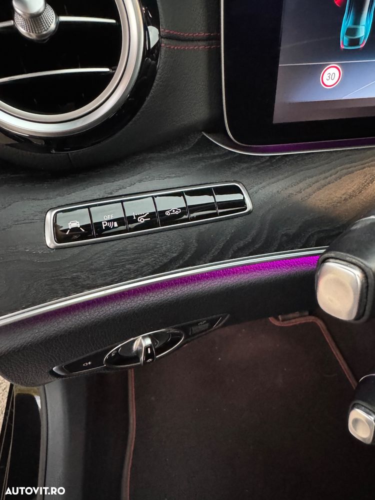 Mercedes-Benz E - 12