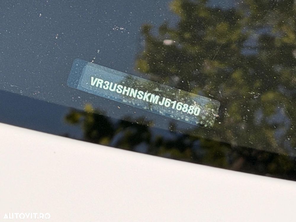 Peugeot 2008 1.2 L PureTech STT Allure - 38