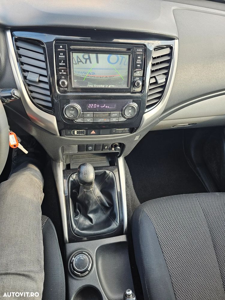 Mitsubishi L200 Double Cab M/T Intense - 11