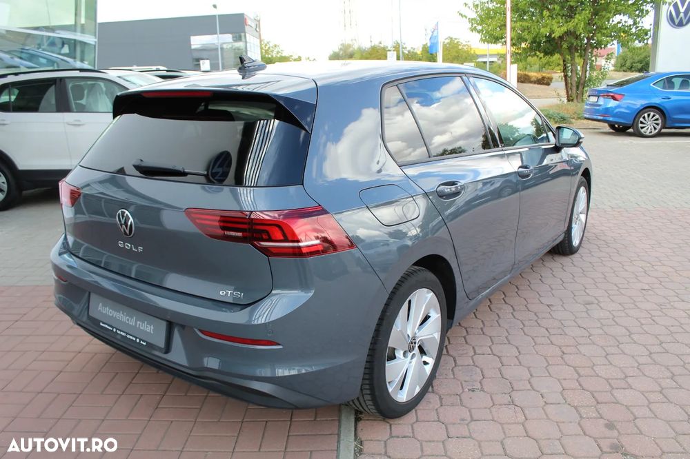 Volkswagen Golf - 9