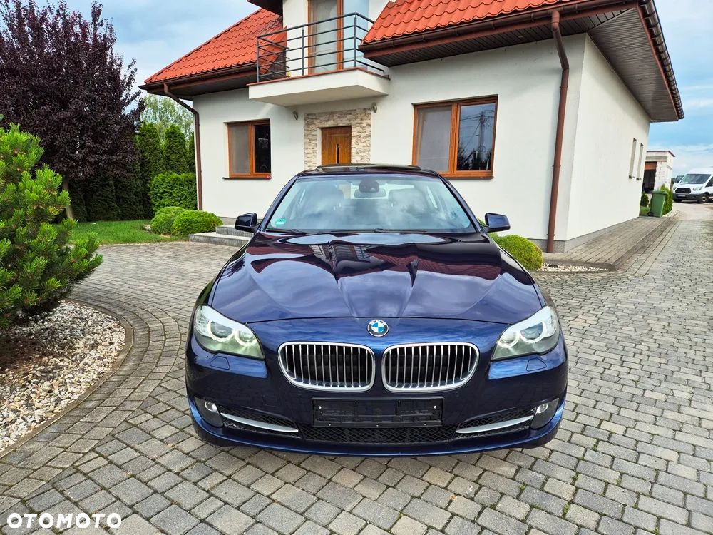 BMW Seria 5 528i - 2