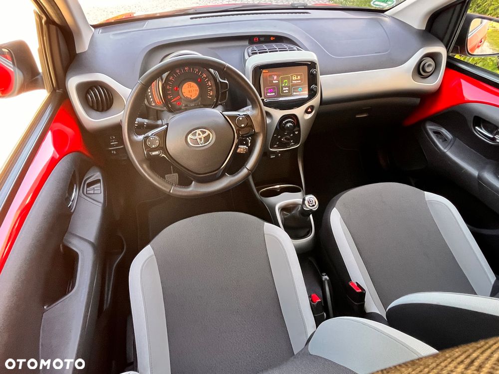 Toyota Aygo x-clusiv - 13