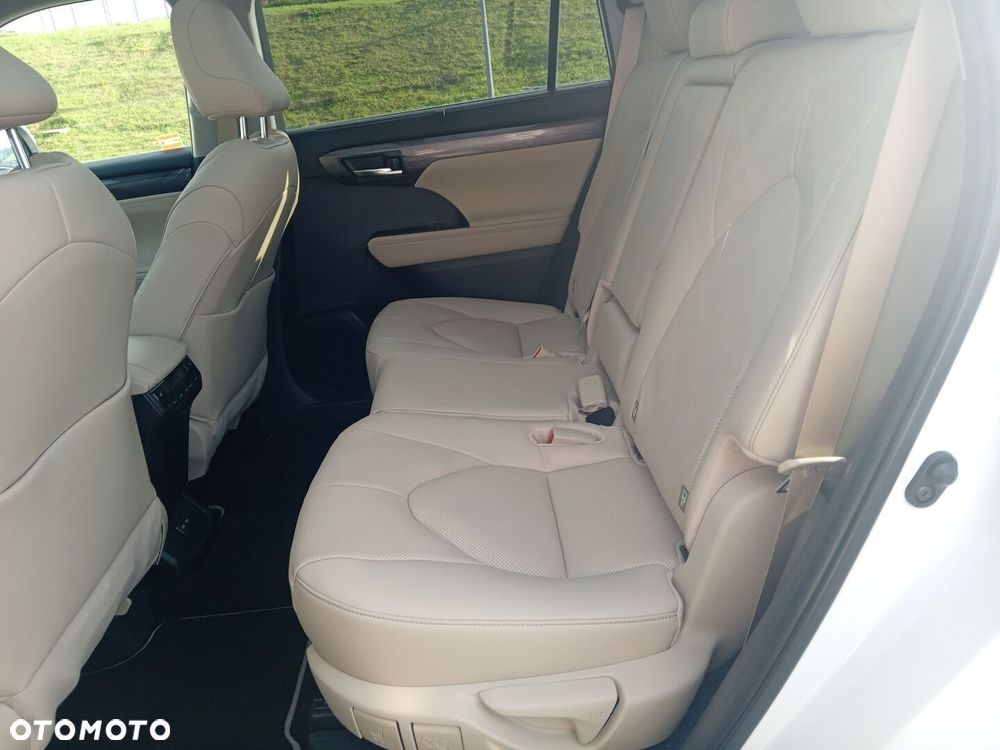 Toyota Highlander 2.5 Hybrid Executive - 13