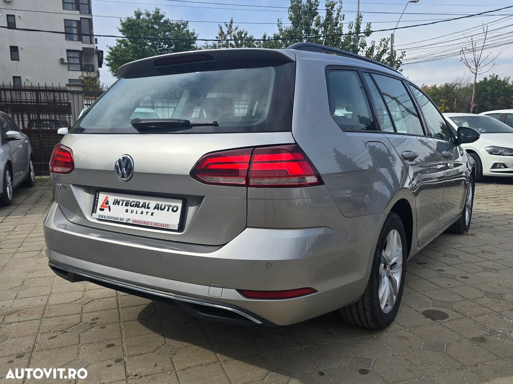 Volkswagen Golf 2.0 TDI DSG Comfortline - 10
