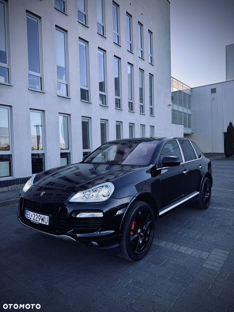 Porsche Cayenne - 1