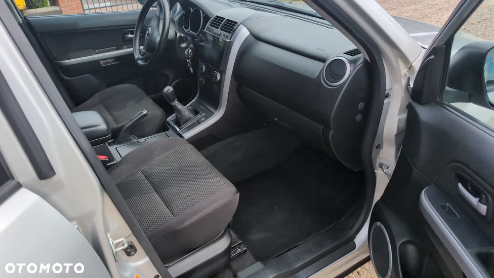 Suzuki Grand Vitara 2.0 Comfort - 5