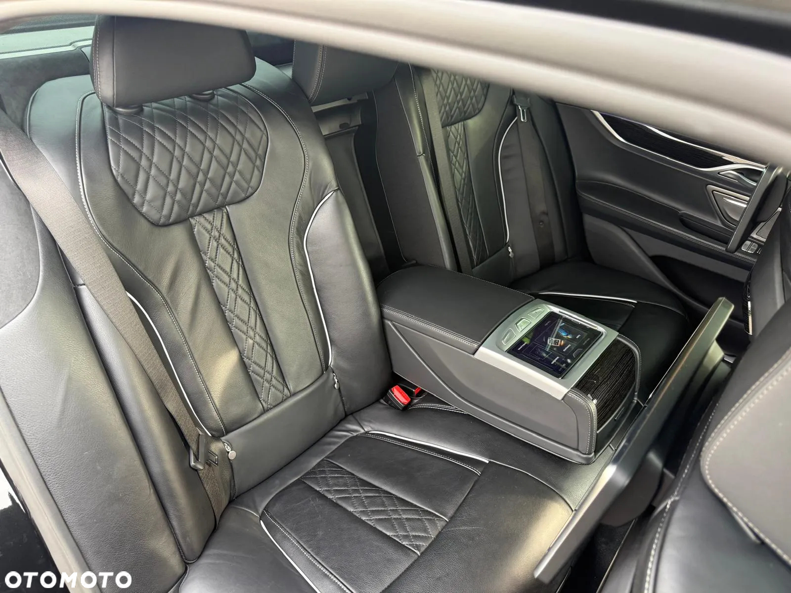BMW Seria 7 740e iPerformance - 13