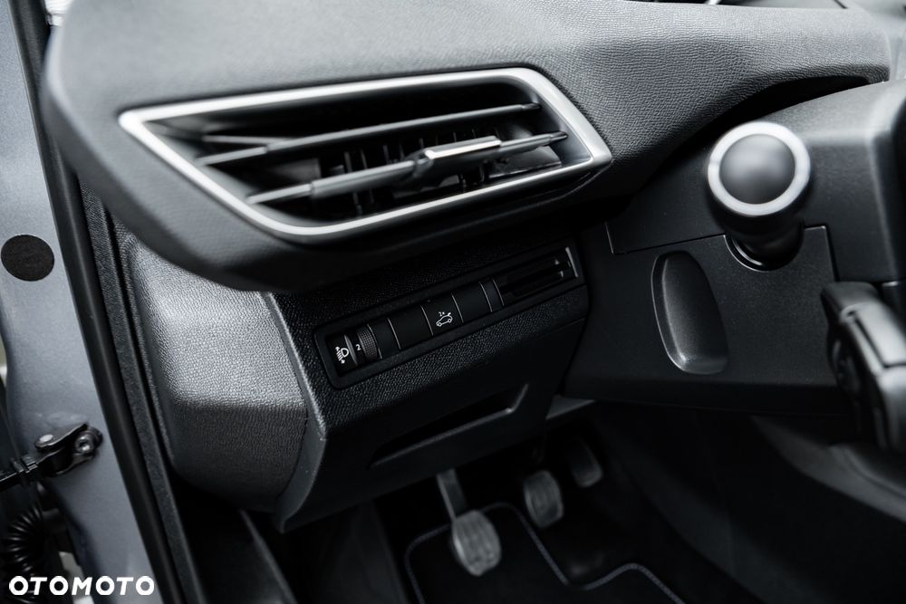 Peugeot 3008 2.0 BlueHDi Allure - 27