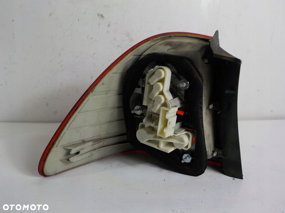 BMW 3 E91 KOMBI LIFT LAMPA PRAWA TYŁ TYLNA - 3