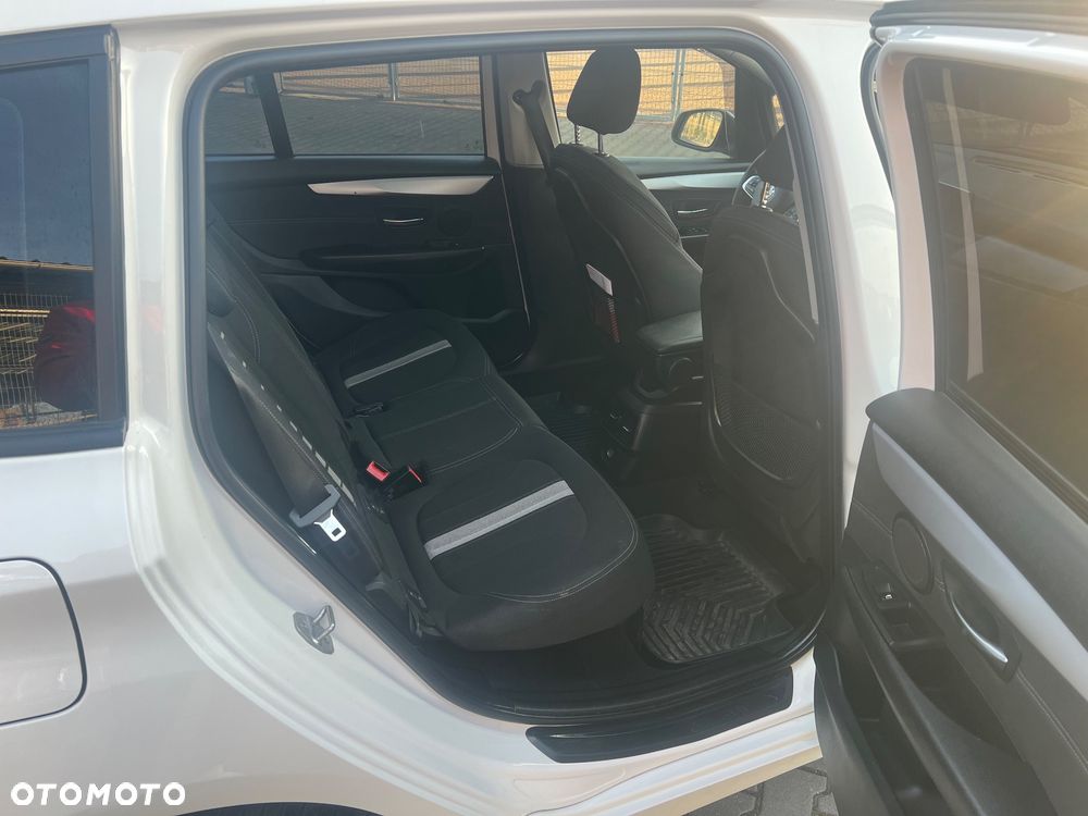 BMW Seria 2 218d xDrive - 16