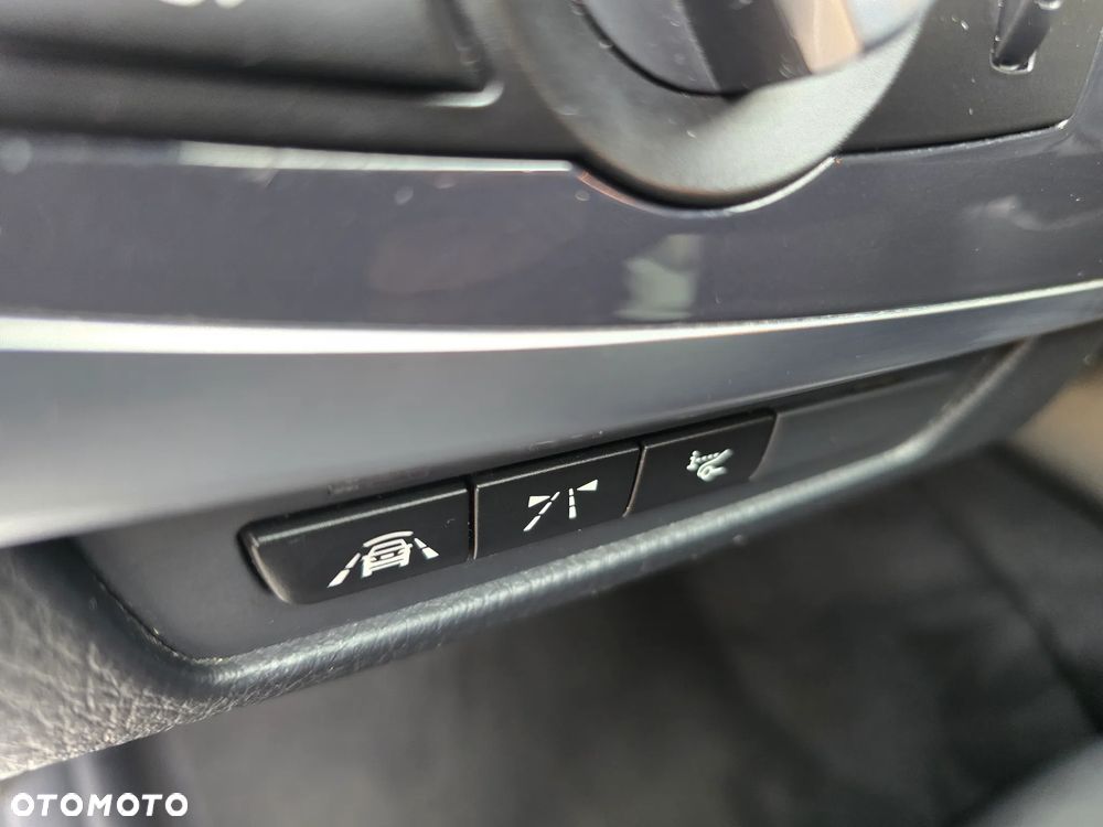 BMW Seria 5 520d xDrive Luxury Line - 24